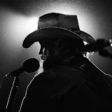 Chris Stapleton - Topic