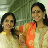 Ranjani-Gayatri - Topic