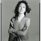 Mitsuko Uchida - Topic