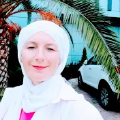 AYŞE HOCA EDEBİYAT ÖĞRETİYOR