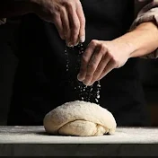 hombres en la cocina