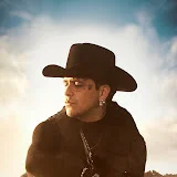 Christian Nodal - Topic