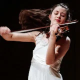 María Dueñas Violin