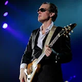 Joe Bonamassa - Topic