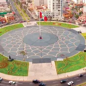 Plaza a la Bandera del Peru