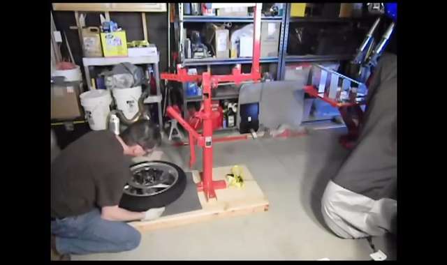 DIY Motorcycle Tire Change: HFT Tire Changer with Mojolever