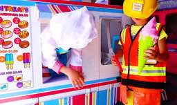 برنامه کودک: ولاد و نیکیتا کامیون بازی می کنند