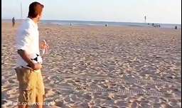 ویدیو تبلیغاتی و هنرنمایی دیوید بکهام با توپ در ساحل
