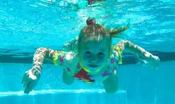 برنامه کودک - برنامه کودک ناستیا -شنا کردن- بانوان سرگرمی کودک