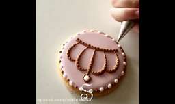 طراحی و نقاشی روی شیرینی مخصوص عید نوروز 1396