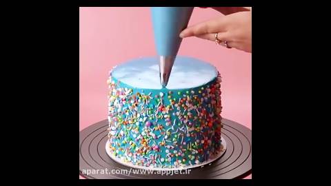 درست کردن کیک تولد خانگی به همراه تزیین رنگین کمانی