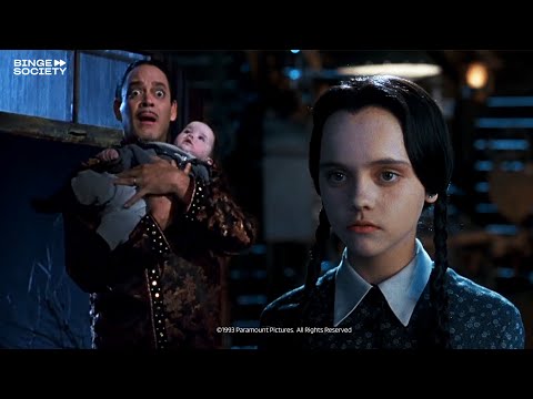 Los Locos Addams 2 | Pugsley y Merlina intentan deshacerse del bebé Pubert