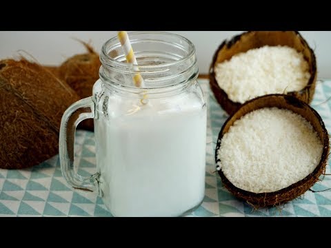 Leche de coco casera con coco rallado o seco