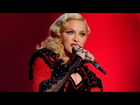 Madonna - Living For Love (Live at the 2015 Grammy Awards)