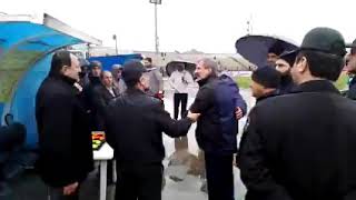 درگیری محمد مایلی کهن با هواداران ملوان پس از بازی با گل گهر سیرجان