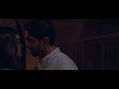 Dolly Kitty Aur Woh Chamakte Sitare / Kissing Scene (Bhumi Pednekar and Vikrant Massey)