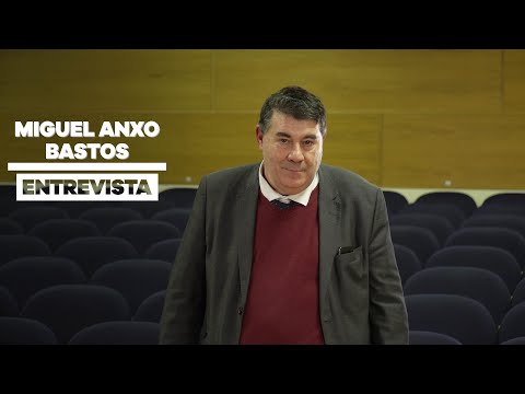 Miguel Anxo Bastos: "Eu sei que a miña lingua é o galego-portugués"