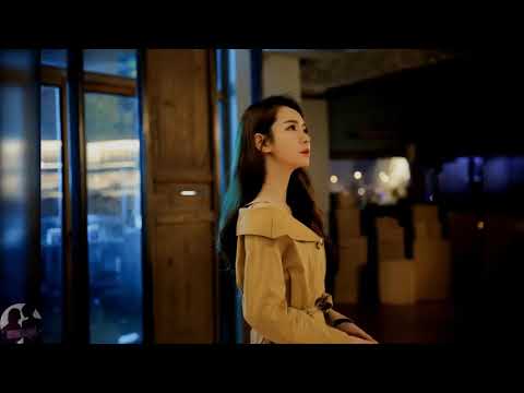 戚薇 - 雨天 / Qi Wei - Yu Tian (Lyric Video)